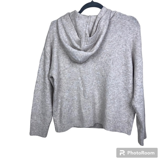 Greylin Women's Faith Heathered Cream Hooded Sweater - Picture 5 of 10